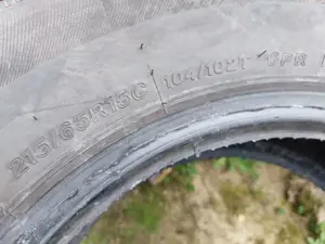 Lassa  215 65 R15C 104 102T 2 darab nagyon jó állapotban profii 7.8-8 mm dot;2423 a harmadikat oda a - kép 3