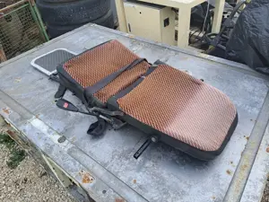 Ikarus ellenőr ülés Jobb egy ülés pótülés   plusz 1 fő ülés lehajtható - kép 2