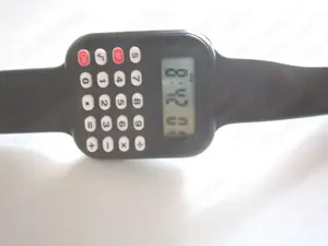 Számológépes karóra új fekete uniszex digitális LCD quartz * Easyboxba 1480 
