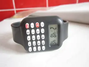 Számológépes karóra új fekete uniszex digitális LCD quartz * Easyboxba 1480  - kép 2
