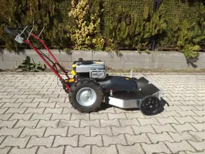 Cseh Gyártmányú Triton Mulcher Magasgazvágó, 7,5 LE-S Motorral