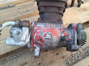Eladó Ikarus E13 - 396 kompresszor és szervó szivattyú pumpa - kép 4