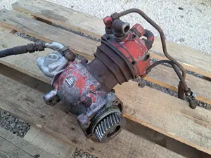 Eladó Ikarus E13 - 396 kompresszor és szervó szivattyú pumpa - kép 5