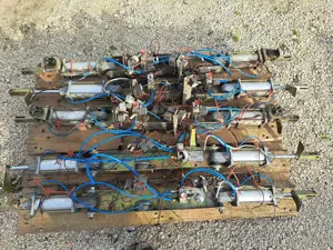 Eladó Ikarus 260 és 280 ajtónyitó mechanika és munkahenger szelep - kép 7