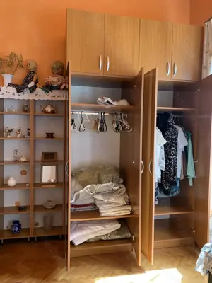 Polcos és akasztós szekrények. - kép 3