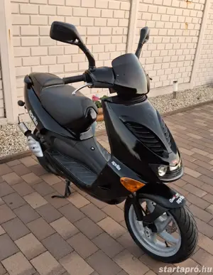Aprilia Sr 50 Újszerű Gyári 8600km - kép 3
