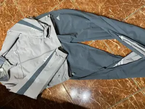 Adidas tréning ruha XL-es (alsó felső)