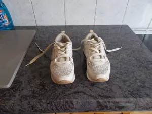 Eladó Nagyon Szép,Újszerű,Megkímélt,Michael Kors Cipő,37-es Méretben. - kép 2
