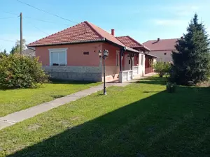 Családi ház eladó