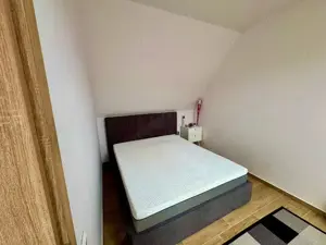 Sopron kertvárosban, újszerű, sorház, autóbeállóval, tárolóval! - kép 9
