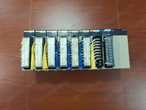 Eladó Omron PLC szett C200HW-PA204S bementi és kimeneti modul