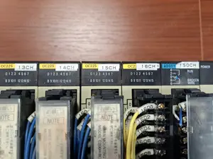 Eladó Omron PLC szett C200HW-PA204S bementi és kimeneti modul - kép 3