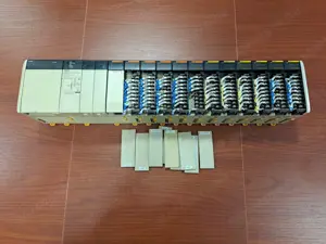Eladó Omron PLC CQM1-PA206 CPU kimeneti és bemeneti modul -okkal