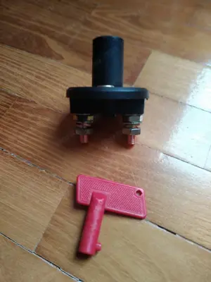 Áramtalanító kapcsoló kivehető kulccsal, szakaszoló kapcsoló, áramleválasztó kapcsoló, új termék - kép 9