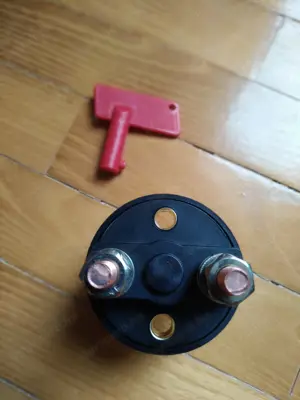 Áramtalanító kapcsoló kivehető kulccsal, szakaszoló kapcsoló, áramleválasztó kapcsoló, új termék - kép 8