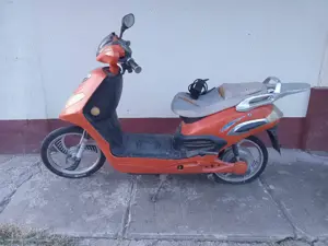 Eladó elektromos robogó - kép 3