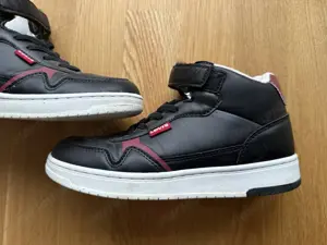 34 es Levi's fekete magasszárú sportcipő VIRV0032S 5000 Ft - kép 2