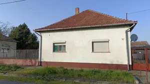Szank Vörösmarty utcában 2 szoba + nappalis, azonnal költözhető családi ház eladó