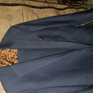 Új , elegáns fiú öltöny Eladó - kép 4