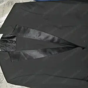 Új , elegáns fiú öltöny Eladó - kép 2