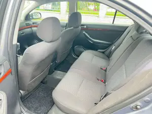 Toyota AVENSIS 2.0 D-4D Executive Sun - kép 6