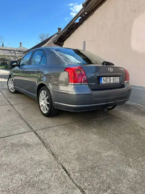 Toyota AVENSIS 2.0 D-4D Executive Sun - kép 8