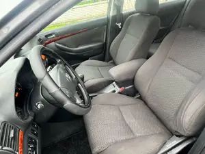 Toyota AVENSIS 2.0 D-4D Executive Sun - kép 7