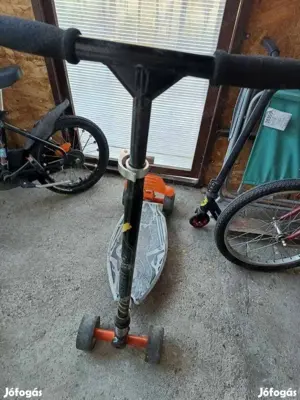 Eladó.Jo állapotu négykerekü kerékpár.Rollerek. - kép 4