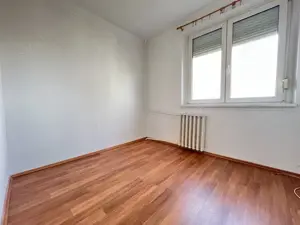 Tulajdonostól eladó Békásmegyer hegy felöli oldalán közepes állapotú panorámás lakás - kép 5