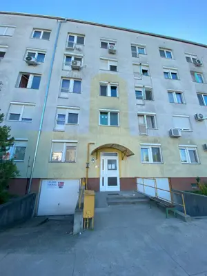 Kiskunhalas Esze Tamás lakótelepen 2. em. 2 szobás lakás! - kép 11