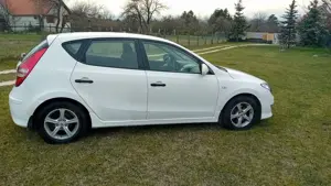 Hyundai i30 CRDi 1,6 dizel, magyarországi, rendszeresen karbantartott - kép 4