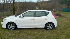 Hyundai i30 CRDi 1,6 dizel, magyarországi, rendszeresen karbantartott - kép 2