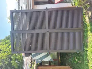 Fa zsalugáterszárnyak ajtóra 122 x 200 cm zárható kép szerinti állapot eladó-cserélhető ára;20 ezer 
