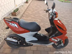 Yamaha Aerox 50 Megkímélt  - kép 7