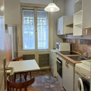 Kiadó egy hangulatos kis lakás Budapesten a belváros szívében! - kép 7