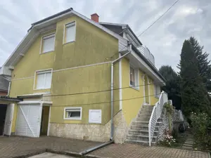 Eladó Miskolc, 240 nm, 2 generációs, 6 szobás családi ház