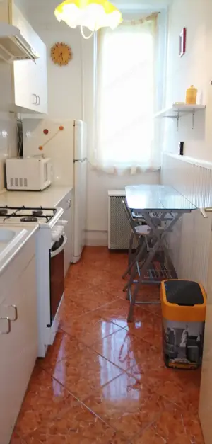 Kiadó 4.emeleti, bútorozott-gépesített lakás kiváló elhelyezkedés, alacsony rezsi - kép 4