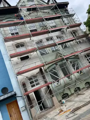 BAU-RENT Homlokzati állvány bérlés, állványozás