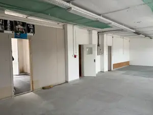 Tiszaújvárosban ipari területen 160nm-es raktár helyiség kiadó!  - kép 6