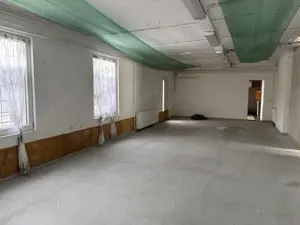 Tiszaújvárosban ipari területen 160nm-es raktár helyiség kiadó!  - kép 5