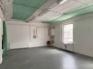 Tiszaújvárosban ipari területen 160nm-es raktár helyiség kiadó!  - kép 7