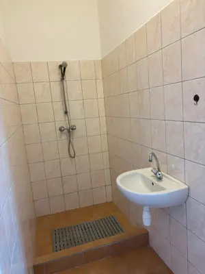 Tiszaújvárosban ipari területen 160nm-es raktár helyiség kiadó!  - kép 9