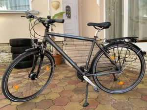 Cyco 28-as aluvázas agydinamós minőségi Trekking kerékpár 52cm - kép 8