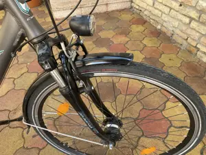 Cyco 28-as aluvázas agydinamós minőségi Trekking kerékpár 52cm - kép 2