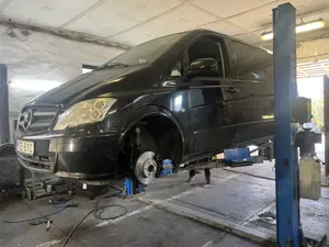 Autók rövid időn belüli szervizelése.