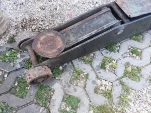 Emelő 10 t vastag 1 cm váz 130 cm hossz a kar legmagasabb pontja 55 cm. Olajpumpa jó de a munka heng - kép 4