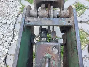 Emelő 10 t vastag 1 cm váz 130 cm hossz a kar legmagasabb pontja 55 cm. Olajpumpa jó de a munka heng - kép 5