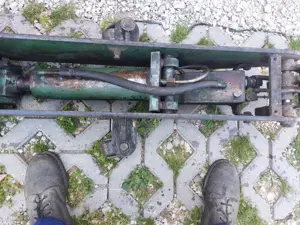 Emelő 10 t vastag 1 cm váz 130 cm hossz a kar legmagasabb pontja 55 cm. Olajpumpa jó de a munka heng - kép 7