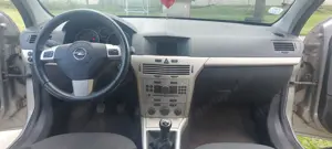 Opel Astra H 1.6 Essentia eladó!! - kép 9