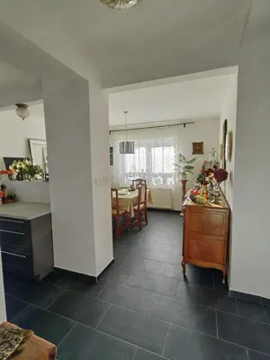 Vác központjában 96 m2-es három szobás szép lakás eladó! - kép 6